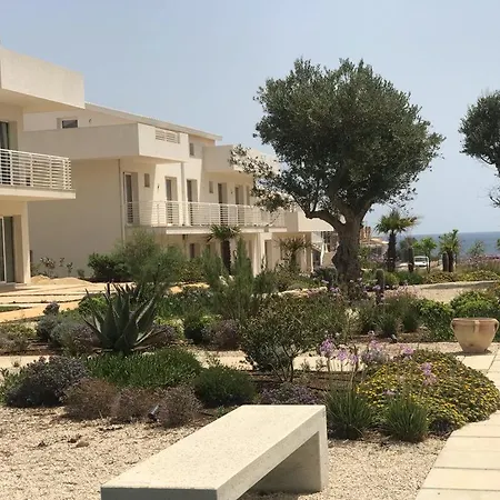 Apartment With Sea View *